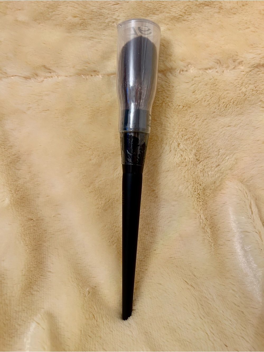 Quo Beauty Ultimate Powder Brush  #16